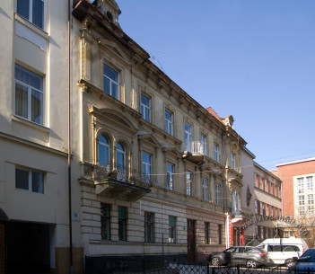 Vul. Tuhan-Baranovskoho, 14. A view from the northeast