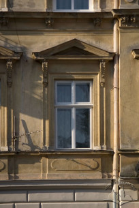 Vul. Tuhan-Baranovskoho, 14. A window on the 2nd floor