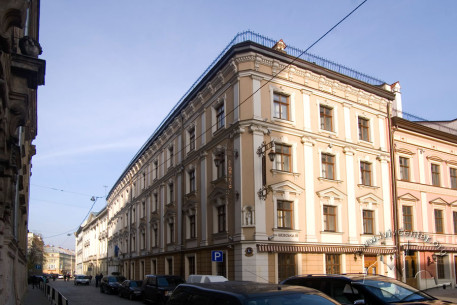 Vul. Teatralna, a view from the south. Building on vul. Shevska, 16 is on the front