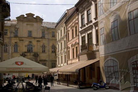 Vul. Shevska, 14. A view from the east. Building of the former Jesuit college is on the background