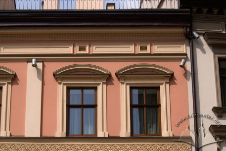 Vul. Shevska, 16. The windows on the 3rd floor