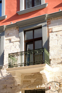 Vul. Virmenska, 4. Balcony on the 2nd floor