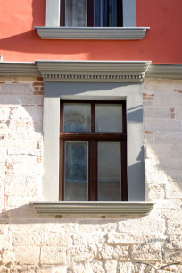 Vul. Virmenska, 4. One of the 2nd floor windows