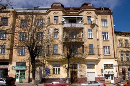 Vul. Shevchenka, 24. The main facade