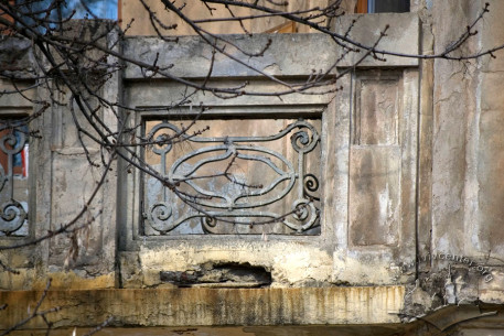 Vul. Shevchenka, 24. The 2nd floor balcony