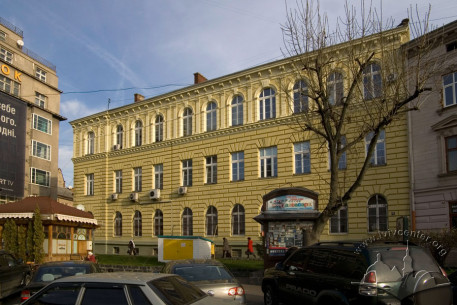 Просп. Шевченка, 9. Вид на головний фасад
