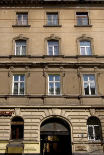 Vul. Lychakivska, 5. Central part of the principal facade