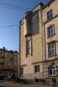 Vul. Tyutyunnykiv, 1. Part of the building's northern elevation