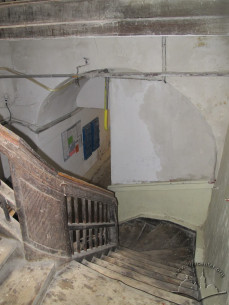 Vul. Serbska, 7. The staircase