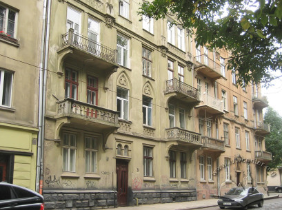 Vul. Vitovskoho. Buildings #31 and #33.