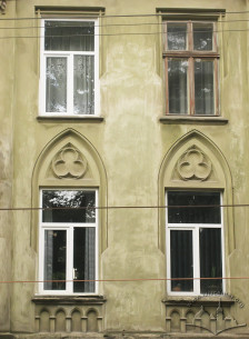 Vul. Vitovskoho, 31. 2nd and 3rd floor windows