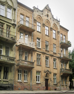 Vul. Vitovskoho, 33. View of the main facade