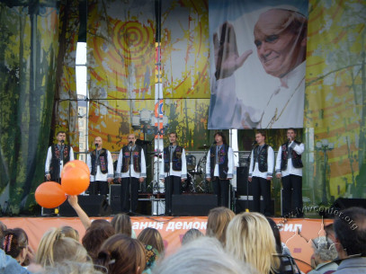 Opening ceremony: "Orfej" group