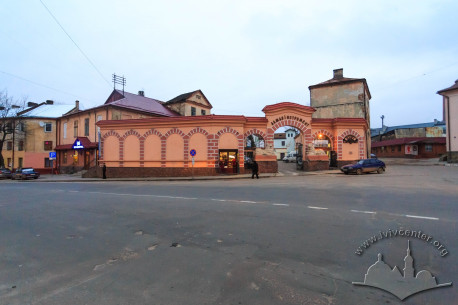 Вул. Хмельницького, 114. Загальний вигляд будівель заводу з перехрестя вул. Хмельницького і вул. Волинської