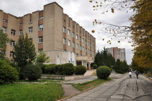 Prosp. Chervonoi Kalyny, 57 – children's polyclinic building