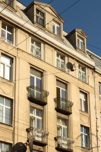 Vul. Halytska, 19. Part of the building's principal facade