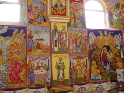 Vul. Dovbusha, 24. Murals on the northern wall