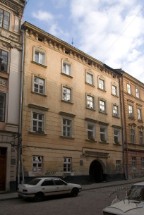 Vul. Virmenska, 25. The building's principal facade