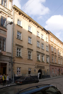 Vul. Virmenska, 25. The building's principal facade
