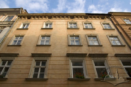 Vul. Virmenska, 25. Part of the principal facade