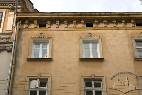 Vul. Virmenska, 25. Detail of the facade