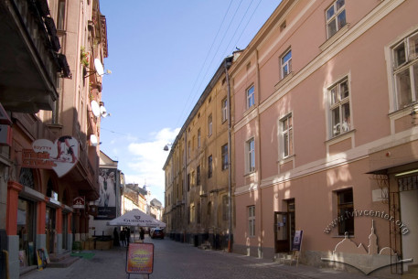 Lesi Ukrainky as seen from the west. Building #10 is in the center