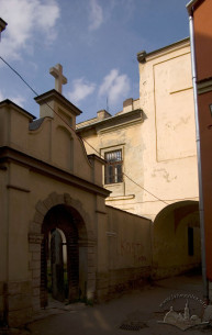 Vul. Lesi Ukrainky, 10. Masonry gate that separates the courtyard of the former convent