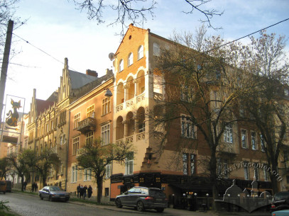 Vul. Heroyiv Maidanu, 4. A view from the northeast