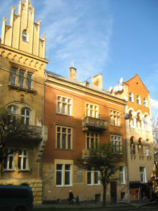 Vul. Heroyiv Maidanu, 4. The main facade. View from the southeast. Part of the house #6 is seen on the left