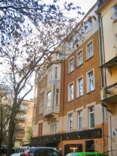 Vul. Heroyiv Maidanu, 4. The lateral facade as seen from Vul. Brativ Tymoshenkiv
