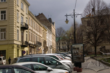 Vul. Pidvalna, 3. A view from Valova street