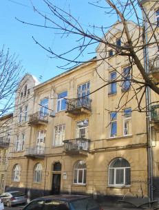 Vul. Tarnavskoho, 25. Principal elevation