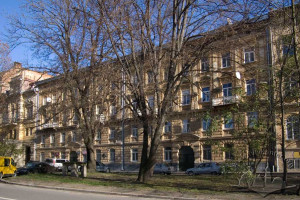 Вул. Винниченка, 26 – житловий будинок