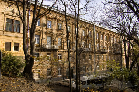 Vul. Vynnychenka. Buildings #26-28