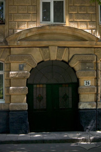 Vul. Vynnychenka, 26. The main entrance