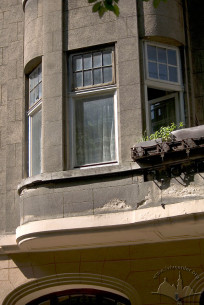 Vul. Kovzhuna, 4. Bay window (fragment)