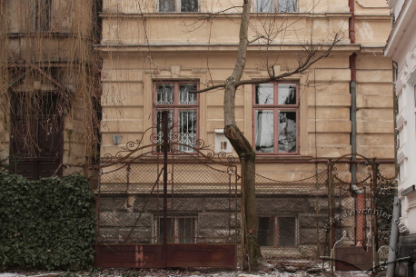 Вул. Кирила і Мефодія, 18