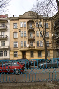 Vul. Konopnytskoi, 8. The principal facade