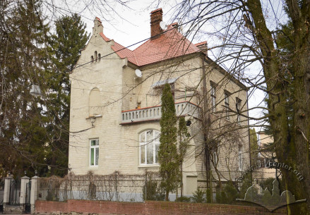 Vul. Hlinky, 5. An overall view of the villa from the southwest
