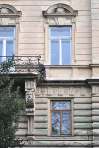 Vul. Sichovykh Striltsiv, 16. Part of the southwestern facade which faces vul. Universytetska