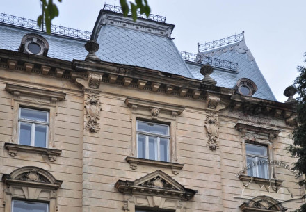 Vul. Sichovykh Striltsiv, 16. Detail of the southwestern facade
