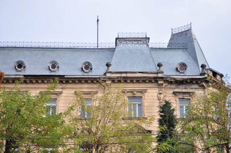 Vul. Sichovykh Striltsiv, 16. Southwestern facade