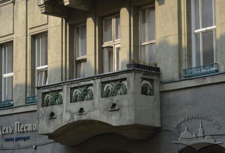 Vul. Kostiushka, 6. The 2nd floor balcony