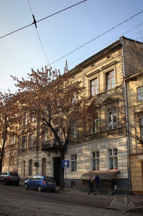 Vul. Doroshenka, 50. The building's principal facade