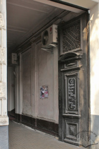 Vul. Doroshenka, 50. The main entrance gate