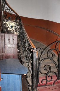 Vul. Doroshenka, 50. The principal staircase