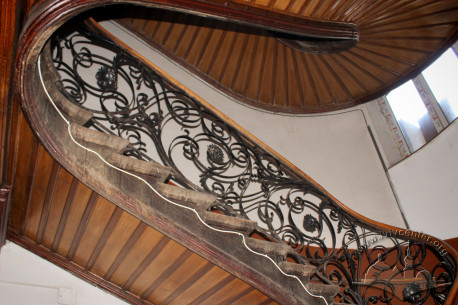 Vul. Doroshenka, 50. The principal staircase