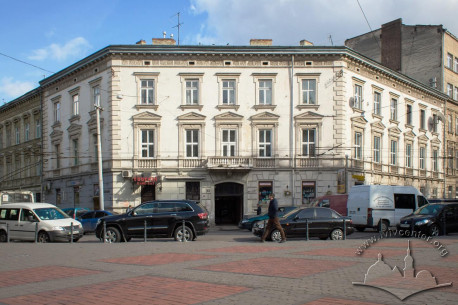 Vul. Slovatskoho, 18. An overall view