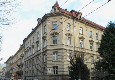 Vul. Universytetska, 1. A general view