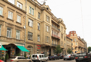 Вул. Словацького, 14 – житловий будинок
